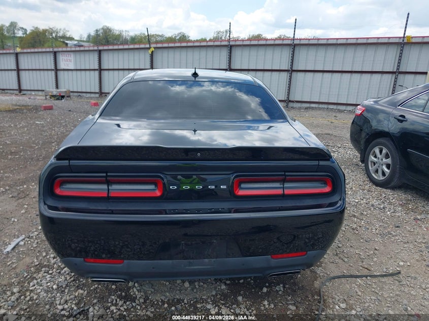 2C3CDZBT0GH237028 2016 Dodge Challenger 5.7 R/T Plus black
