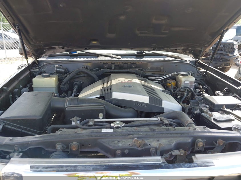 2006 Toyota Land Cruiser V8 VIN: JTEHT05J362097943 Lot: 44839320