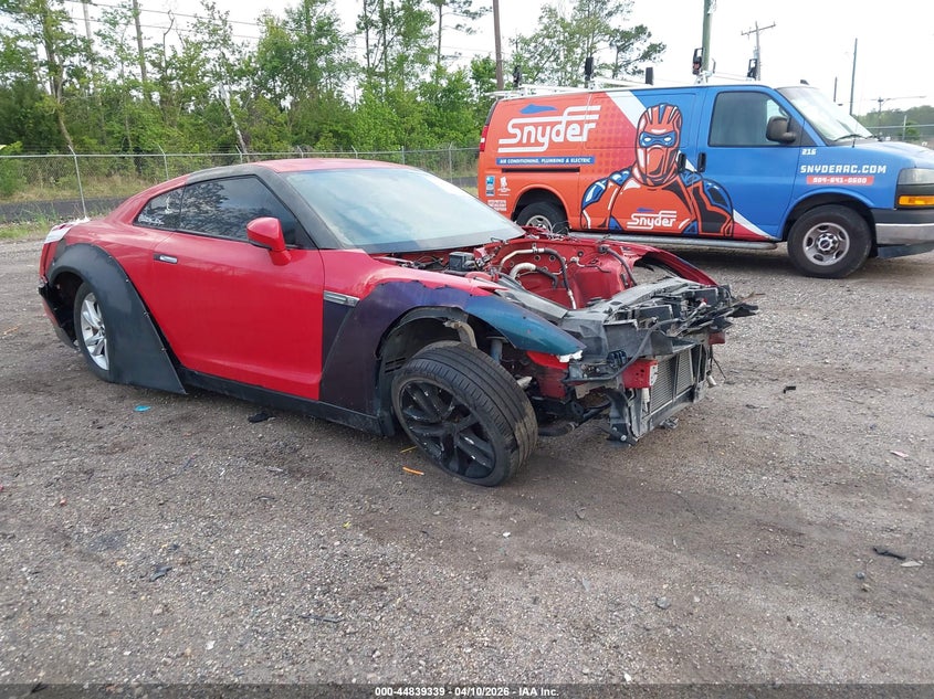 JN1AR5EF0AM230168 NISSAN GT-R Photo 1