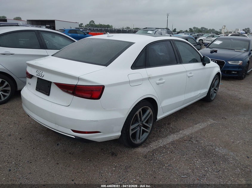 Vin: wauaugff1j1010977, lot: 45336659, audi a3 2.0t premium/2.0t tech premium 20184