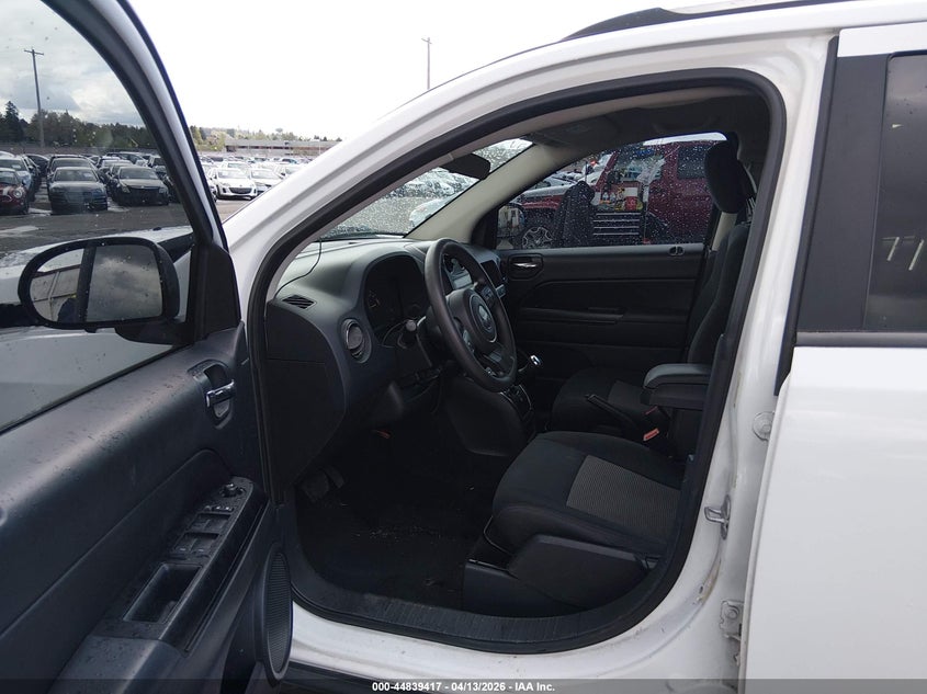 1C4NJCBA5ED642675 2014 Jeep Compass 2.0 Sport white