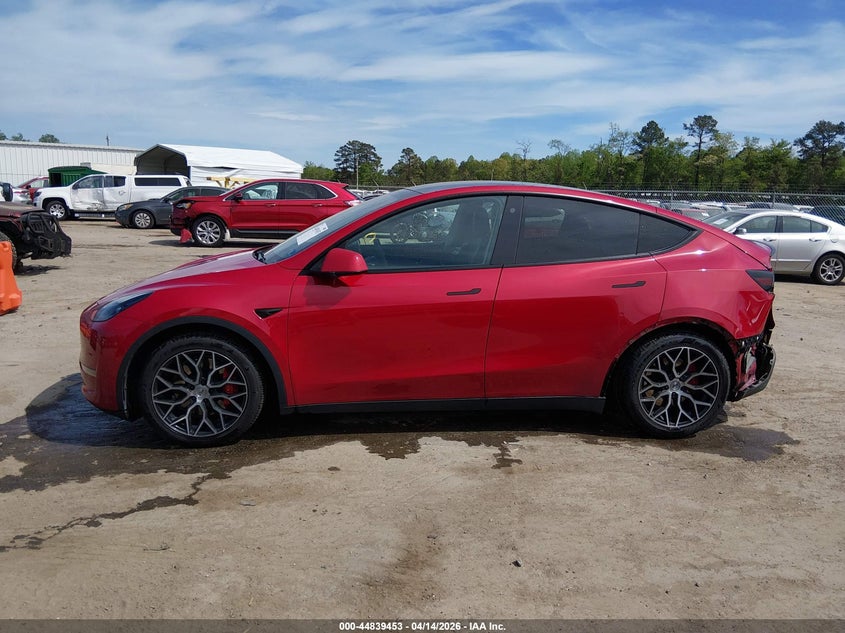 2022 Tesla Model Y Performance Dual Motor All-Wheel Drive VIN: 7SAYGDEF0NF309756 Lot: 44839453