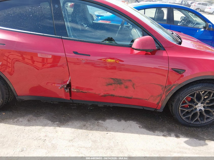 2022 Tesla Model Y Performance Dual Motor All-Wheel Drive VIN: 7SAYGDEF0NF309756 Lot: 44839453