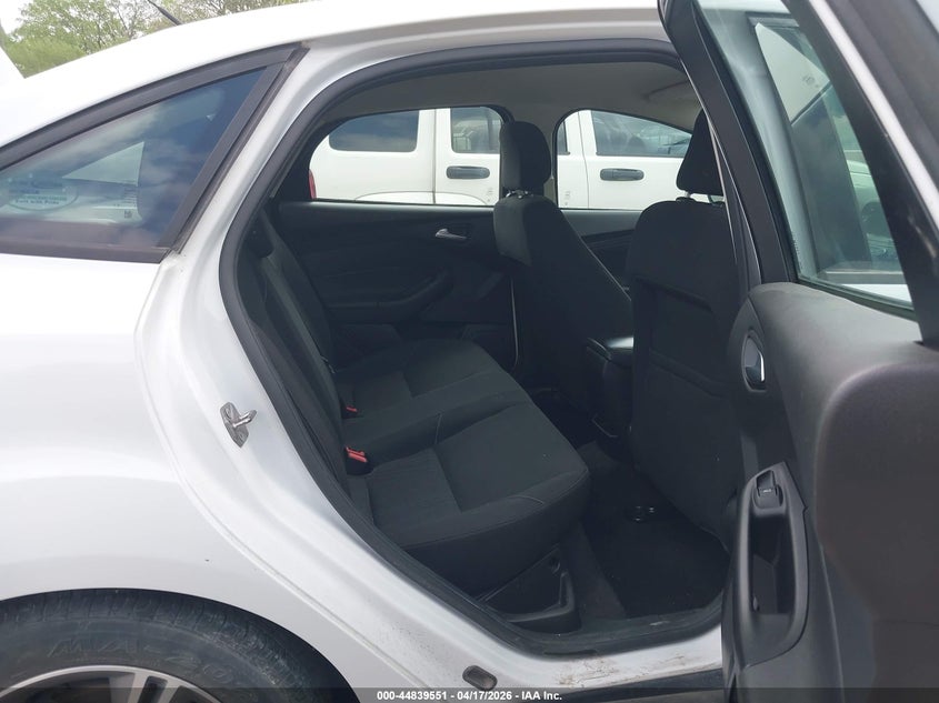2018 Ford Focus 1.0 Se white Lot 111044839551 Vin 1FADP3FE8JL241246