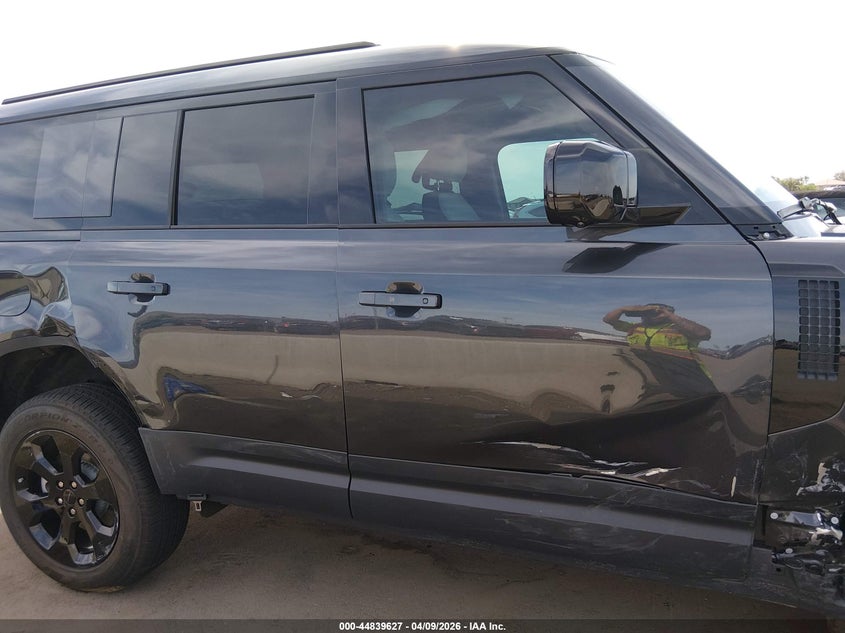 2026 Land Rover Defender P300 S VIN: SALEJFFU0T2490599 Lot: 44839627