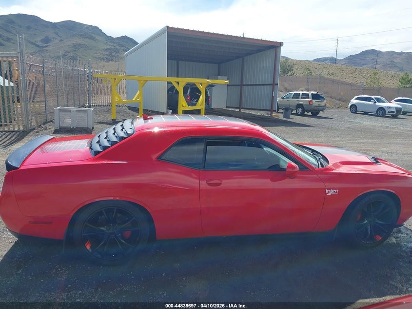 2C3CDZAG5GH245646 2016 Dodge Challenger 3.6 Sxt red