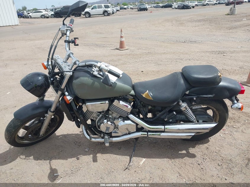 1996 Honda Vf750 C VIN: JH2RC430XTM200020 Lot: 44839699