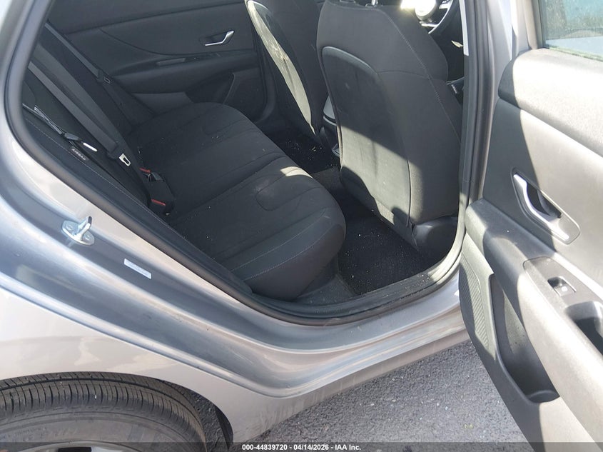 2025 HYUNDAI ELANTRA HYBRID auction photo 8