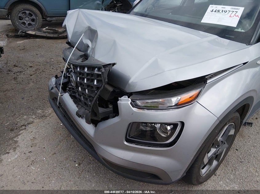 2021 Hyundai Venue Sel VIN: KMHRC8A32MU116204 Lot: 44839777