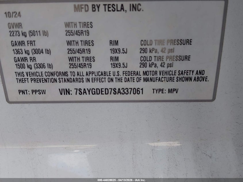 2025 Tesla Model y Long Range Dual Motor Rear-Wheel Drive white Lot 111044839825 Vin 7SAYGDED7SA337061