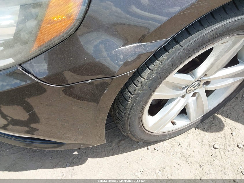 2013 Volkswagen Cc 2.0T Sport VIN: WVWBP7AN3DE531421 Lot: 44839937