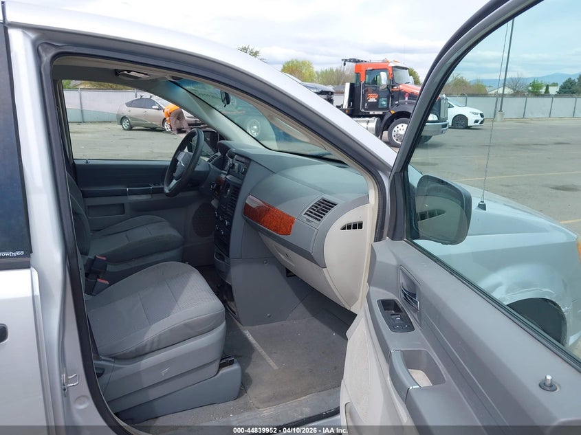 2008 Chrysler Town & Country