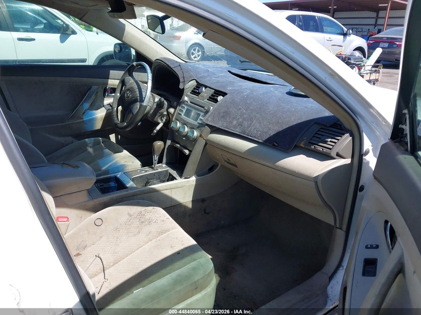 2009 TOYOTA CAMRY auction photo 5