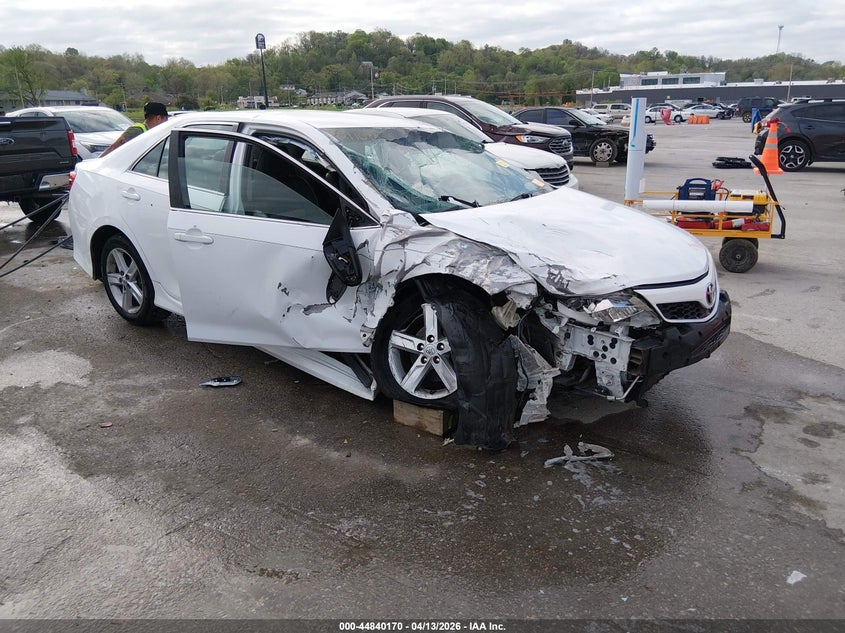 4T1BF1FK5EU398257 2014 Toyota Camry Se auction photo 1