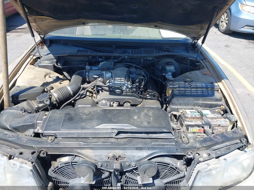 1994 Lexus Ls 400 VIN: JT8UF11E8R0200992 Lot: 44840291