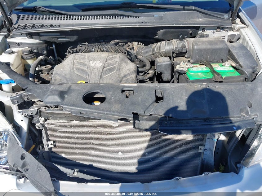 2011 Kia Sedona Lx VIN: KNDMG4C72B6410537 Lot: 44840339