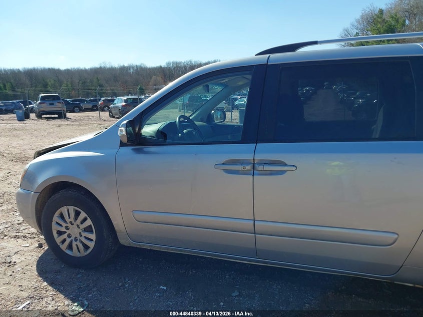 2011 Kia Sedona Lx VIN: KNDMG4C72B6410537 Lot: 44840339