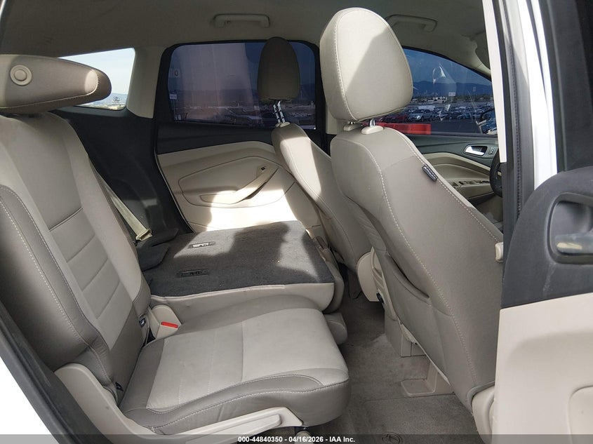 2014 Ford Escape 1.6 Se white Lot 111044840350 Vin 1FMCU0GX5EUB64389