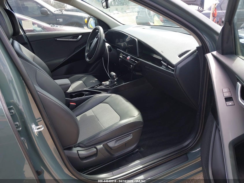 2025 Kia Niro Ex Touring