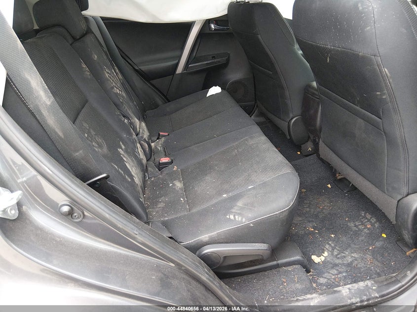 VIN 2T3RFREV0JW756262 2018 TOYOTA RAV4 ADVENTURE