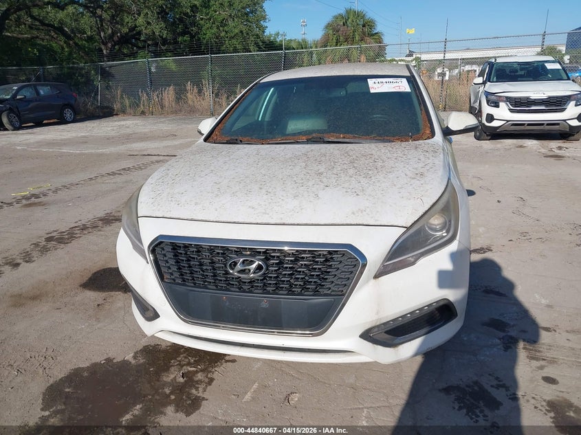 2016 Hyundai Sonata Hybrid Limited VIN: KMHE34L10GA012951 Lot: 44840667