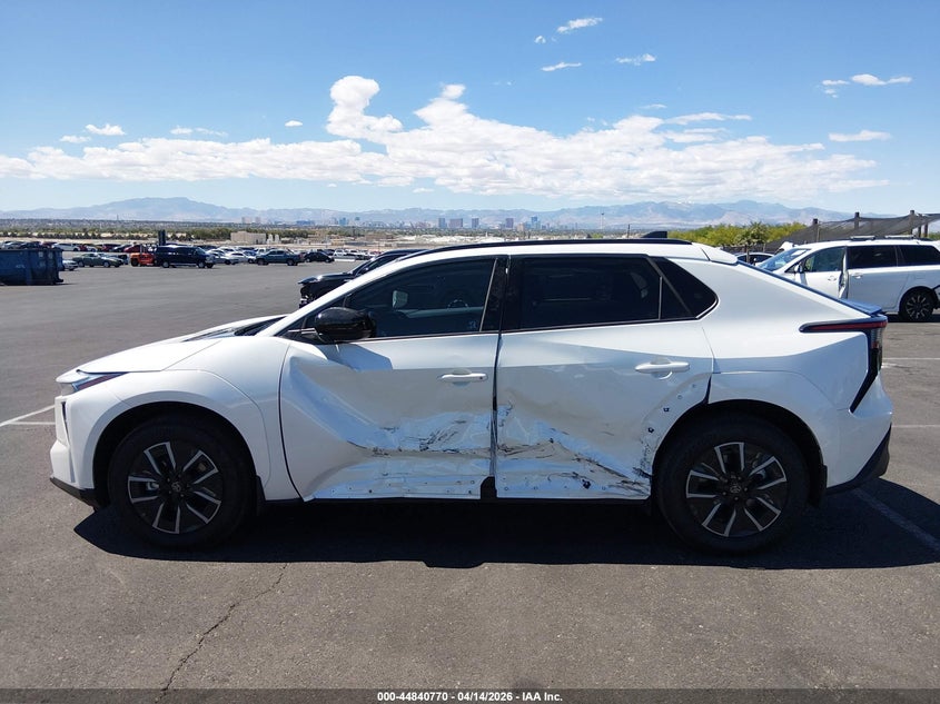2026 Toyota Bz Xle VIN: JTMBDAFB6TJ017900 Lot: 44840770