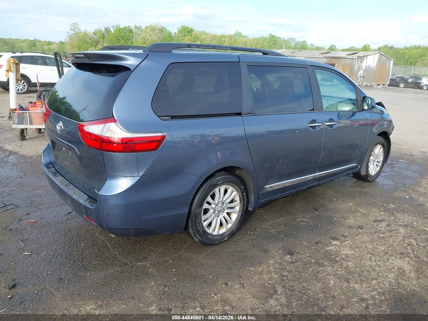 2017 Toyota Sienna Xle 8 Passenger