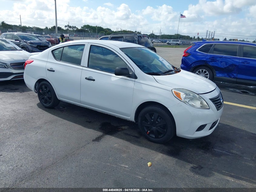 2014 Nissan Versa 1.6 S+