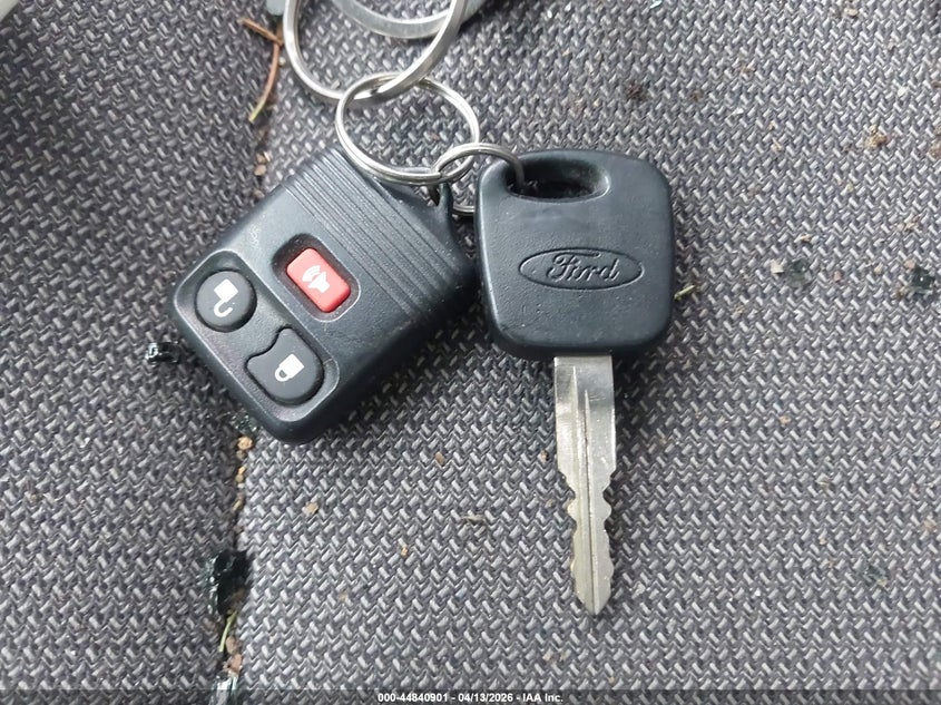 2002 Ford Escape Xlt VIN: 1FMCU041X2KB00422 Lot: 44840901