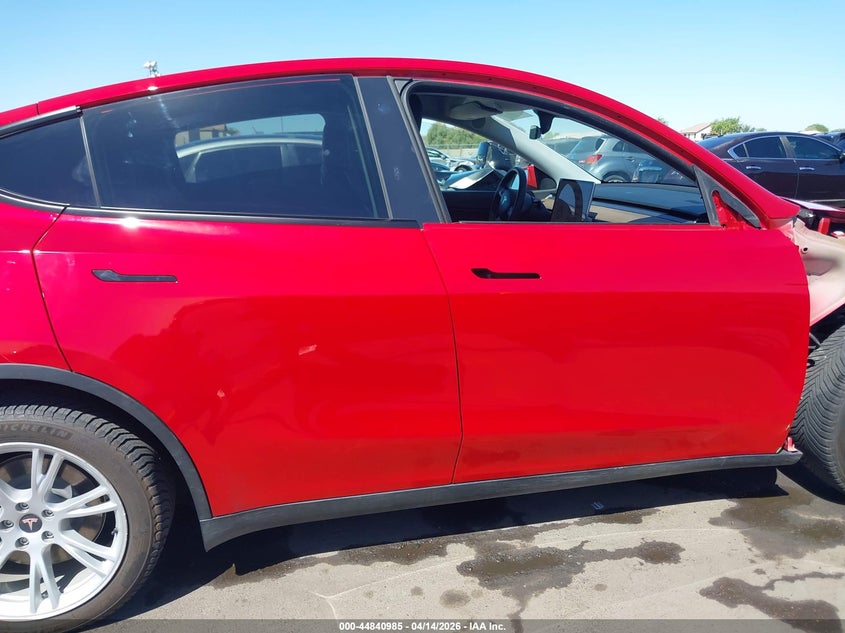 2021 Tesla Model Y Long Range Dual Motor All-Wheel Drive VIN: 5YJYGDEE6MF118524 Lot: 44840985