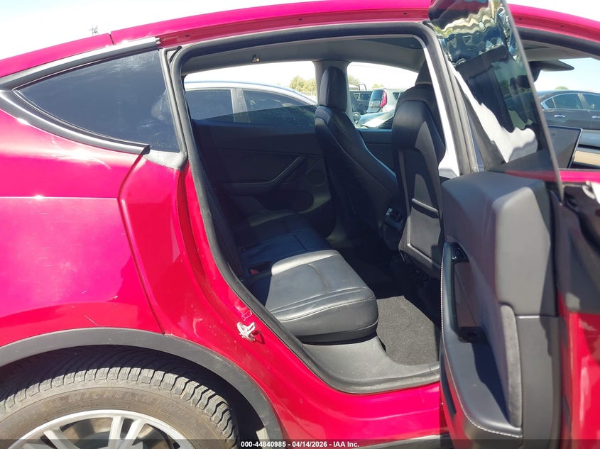 2021 Tesla Model Y Long Range Dual Motor All-Wheel Drive VIN: 5YJYGDEE6MF118524 Lot: 44840985