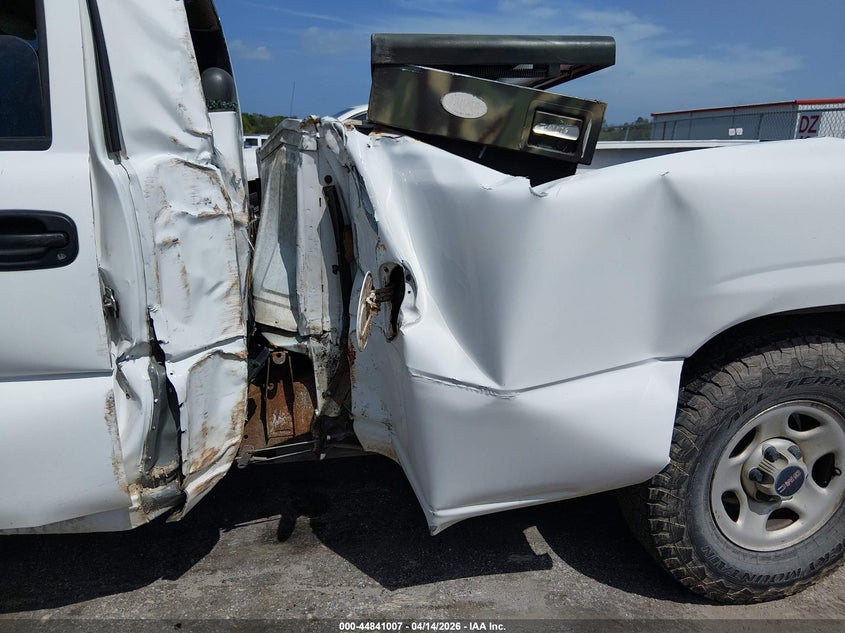 2004 GMC Sierra 1500 Work Truck VIN: 1GTEC14V44Z283318 Lot: 44841007