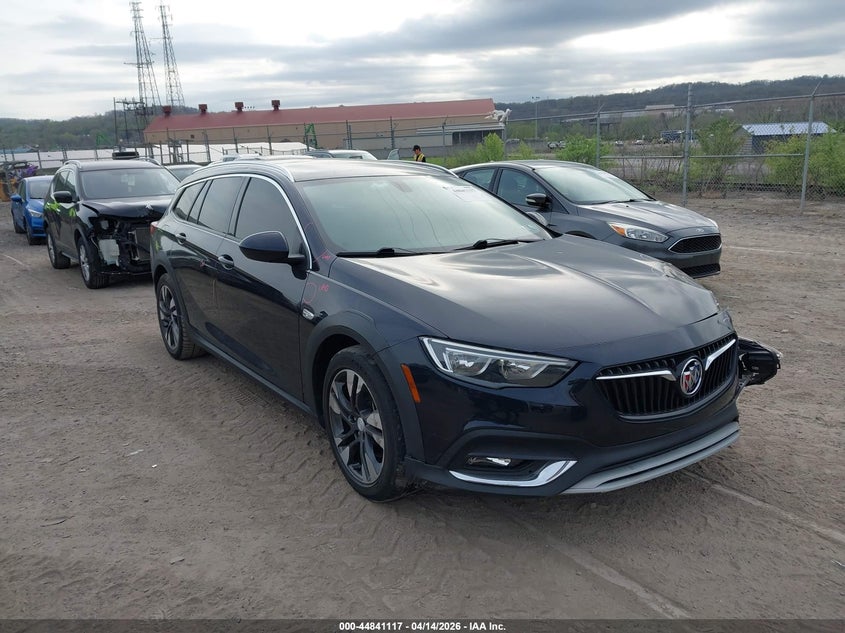2018 Buick Regal Tourx Essence
