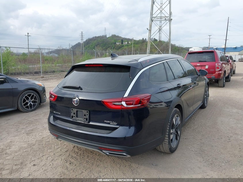 2018 Buick Regal Tourx Essence