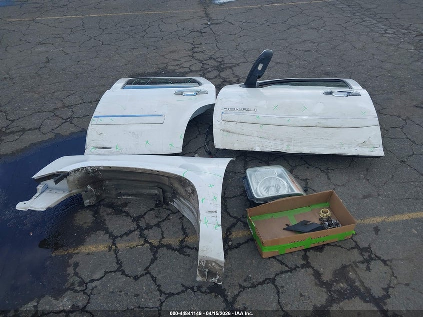 2010 GMC Yukon Denali VIN: 1GKUKEEF2AR197695 Lot: 44841149