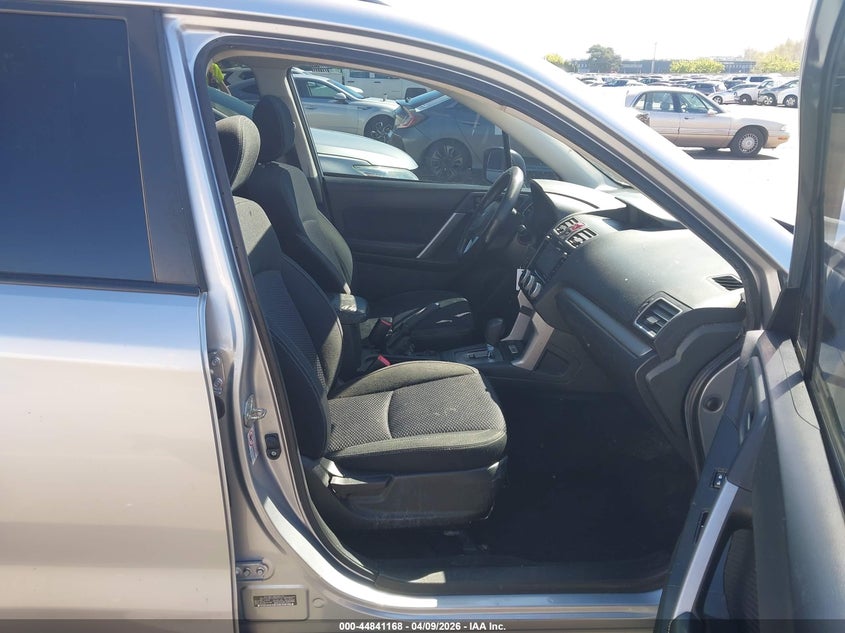 2017 SUBARU FORESTER auction photo 5