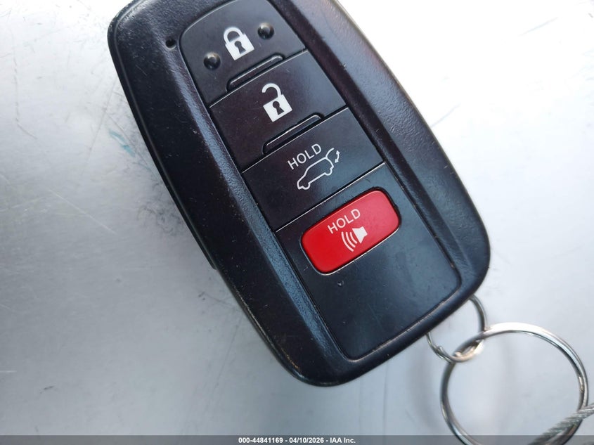 VIN 2T3C1RFV0RW313592 2024 TOYOTA RAV4 XLE PREMIUM