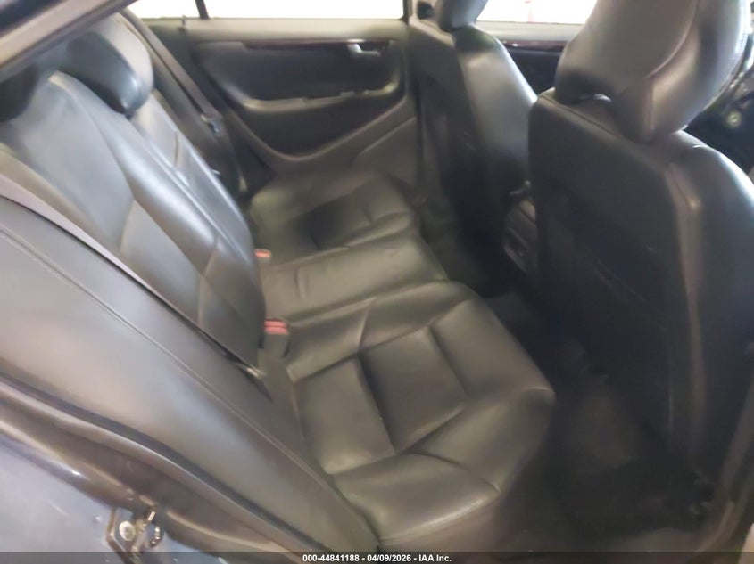 2004 Volvo S60 2.5T VIN: YV1RS59V042330268 Lot: 44841188