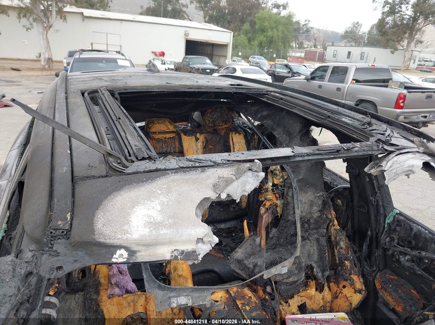 2019 Land Rover Range Rover Velar P250 R-Dynamic Se VIN: SALYL2EX8KA215823 Lot: 44841218