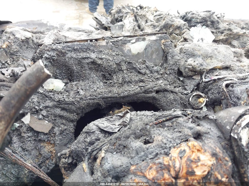 2019 Land Rover Range Rover Velar P250 R-Dynamic Se VIN: SALYL2EX8KA215823 Lot: 44841218