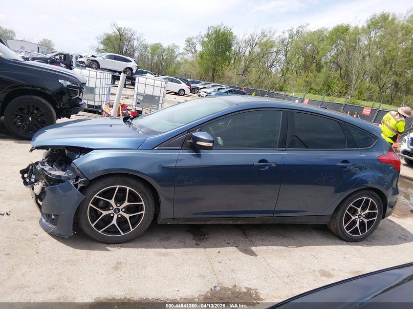 2018 Ford Focus 2.0 Sel blue Lot 111044841260 Vin 1FADP3M25JL319572
