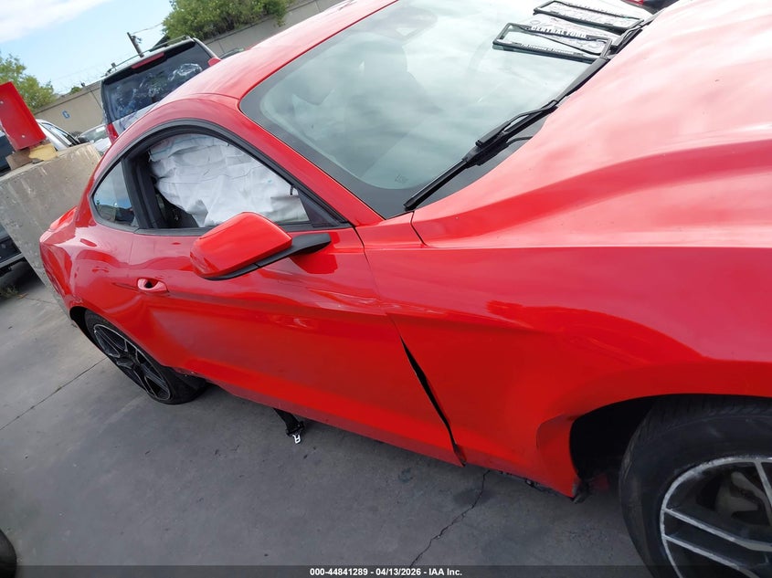 2022 Ford Mustang 2.3 Ecoboost Premium Fastback red Lot 111044841289 Vin 1FA6P8TH7N5101235