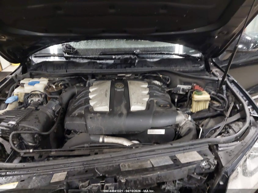 2011 Volkswagen Touareg Tdi Executive VIN: WVGFK9BP9BD004025 Lot: 44841321