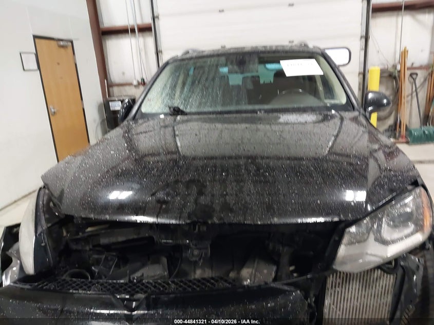 2011 Volkswagen Touareg Tdi Executive VIN: WVGFK9BP9BD004025 Lot: 44841321