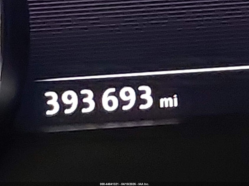 2011 Volkswagen Touareg Tdi Executive VIN: WVGFK9BP9BD004025 Lot: 44841321