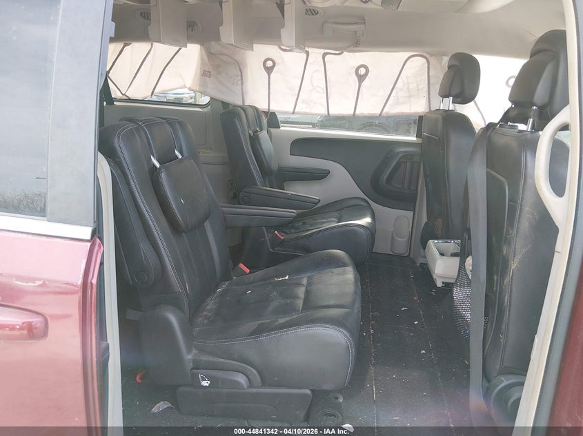 2014 CHRYSLER TOWN & COUNTRY auction photo 8