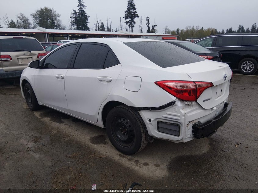2017 Toyota Corolla 1.8 white Lot 111044841396 Vin 5YFBURHE1HP660552