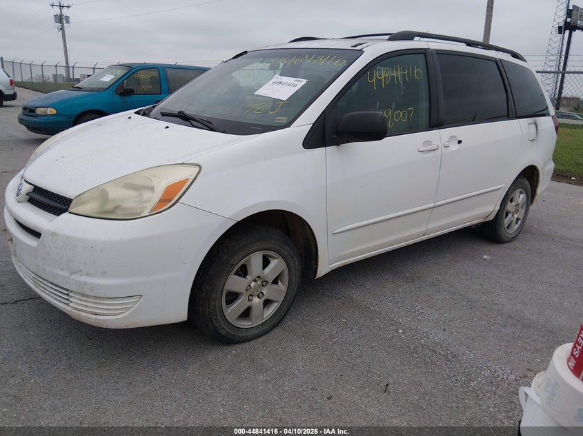 2005 Toyota Sienna Le