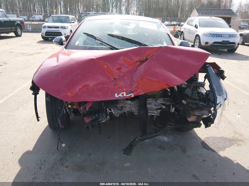 2025 Kia K4 2.0 Gt-Line red Lot 111044841516 Vin 3KPFW4DE7SE035201
