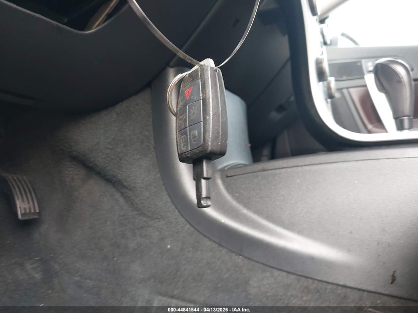 2013 Volvo C70 T5 VIN: YV1672MC8DJ143360 Lot: 44841544